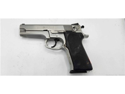 Pre Owned: Smith & Wesson Model 5906 - 9mm Pistol - 10 Round Mag