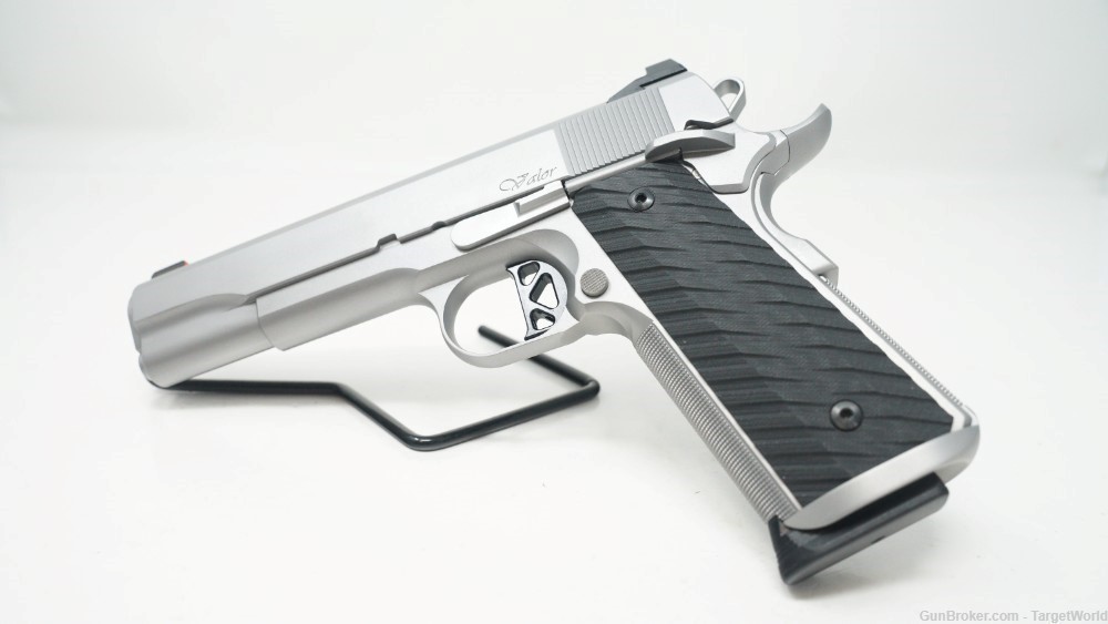 DAN WESSON VALOR STAINLESS 45ACP 1911 WITH BLACK G10 GRIPS (DW01824)-img-0