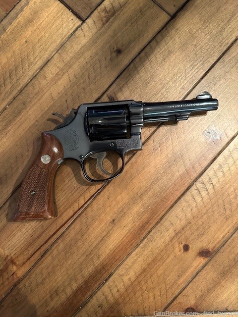 Smith & Wesson Model 10-7 38 Special-img-1