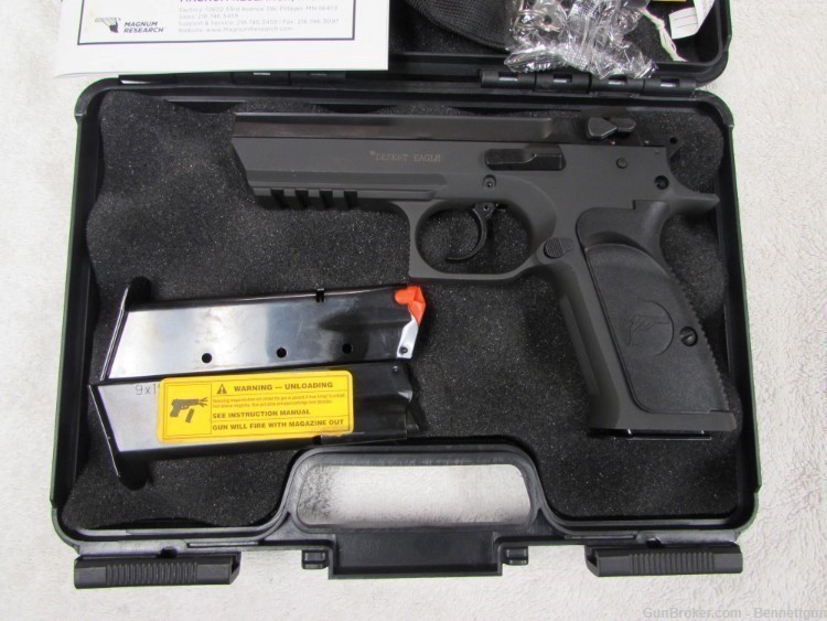 Magnum Research Baby Desert Eagle III 9mm LNIB with extra mag -img-1