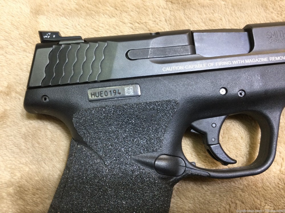 SMITH & WESSON M&P 9 SHIELD in .9 mm Cal. w/IWB HOLSTER-img-7