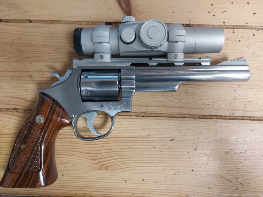 Smith and Wesson model 66-3 with red dot scope 357 magnum-img-1