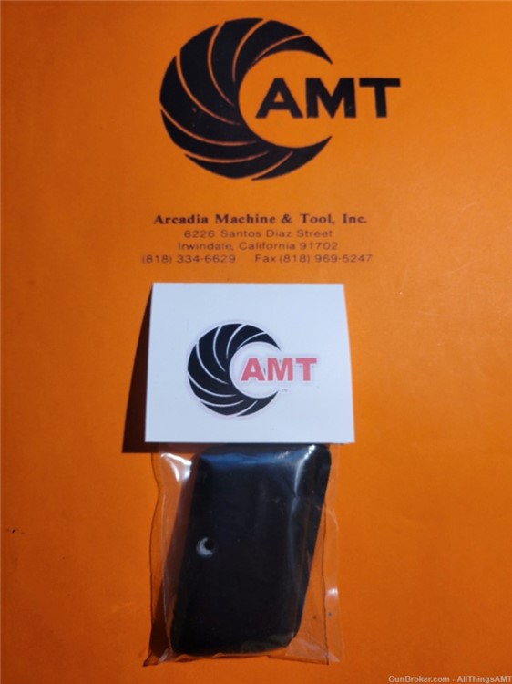 AMT/iAi/OMC Small Frame Backup grips smooth black (22LR, .380, 9mm Kurz) - -img-0