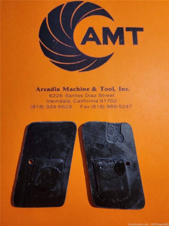 AMT/iAi/OMC Small Frame Backup grips smooth black (22LR, .380, 9mm Kurz) - -img-2