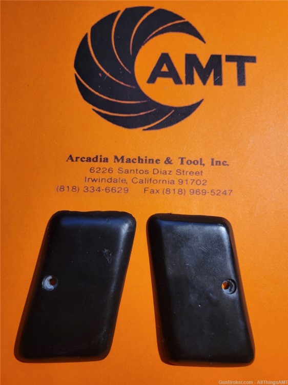 AMT/iAi/OMC Small Frame Backup grips smooth black (22LR, .380, 9mm Kurz) - -img-1
