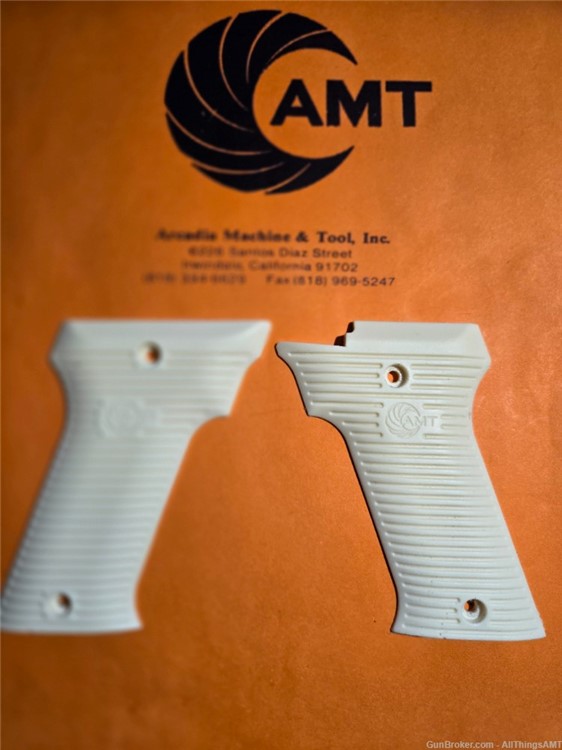 AMT/iAi Automag II Auto mag 2 handgun grips 22 magnum -New w/logo-img-1