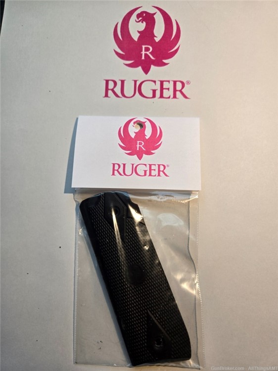 Ruger Mark IV 4 .22 - Full checkered grips with embossed logo - NEW-img-0