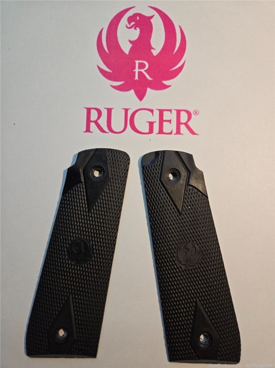 Ruger Mark IV 4 .22 - Full checkered grips with embossed logo - NEW-img-1