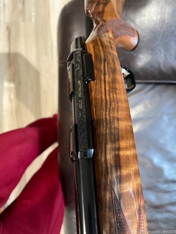 browning Abolt A-bolt walnut gold medallion tiger .22 long rifle 22-img-6