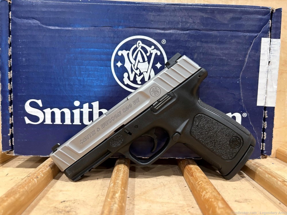 SMITH & WESSON SD9 VE 9MM #17969-img-1