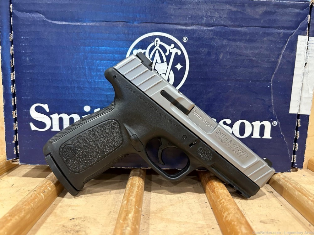 SMITH & WESSON SD9 VE 9MM #17969-img-0