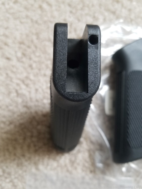 AR-15 Rifle Pistol Grip with Molded Finger Grooves, New, Black in color-img-5