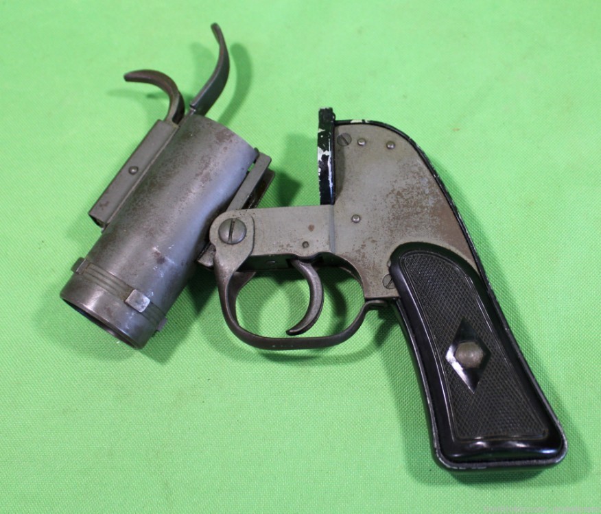 World War 2 era M8 Flare Gun M8 & Original Canvas Flare Storage Case GT-img-4
