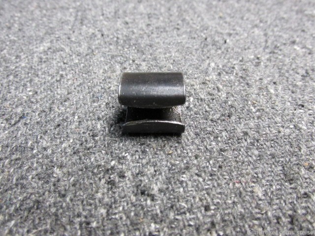 ORIGINAL WWII GERMAN 98K MAUSER RIFLE FRONT SIGHT HOOD-USED-NICE CONDITION-img-2