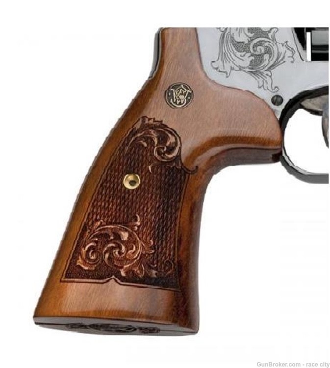 Smith & Wesson 29 Machine Engraved 44 MagnumSmith & Wesson J-Frame revolver-img-3