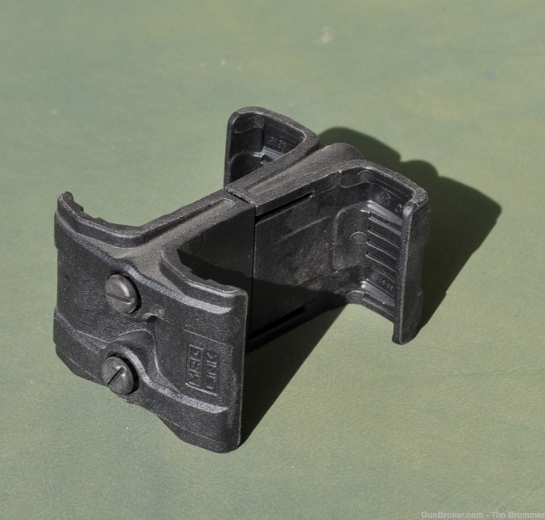 Magpul MagLink Coupler for PMAG 30/40 AR/M4 Magazines Black-img-0