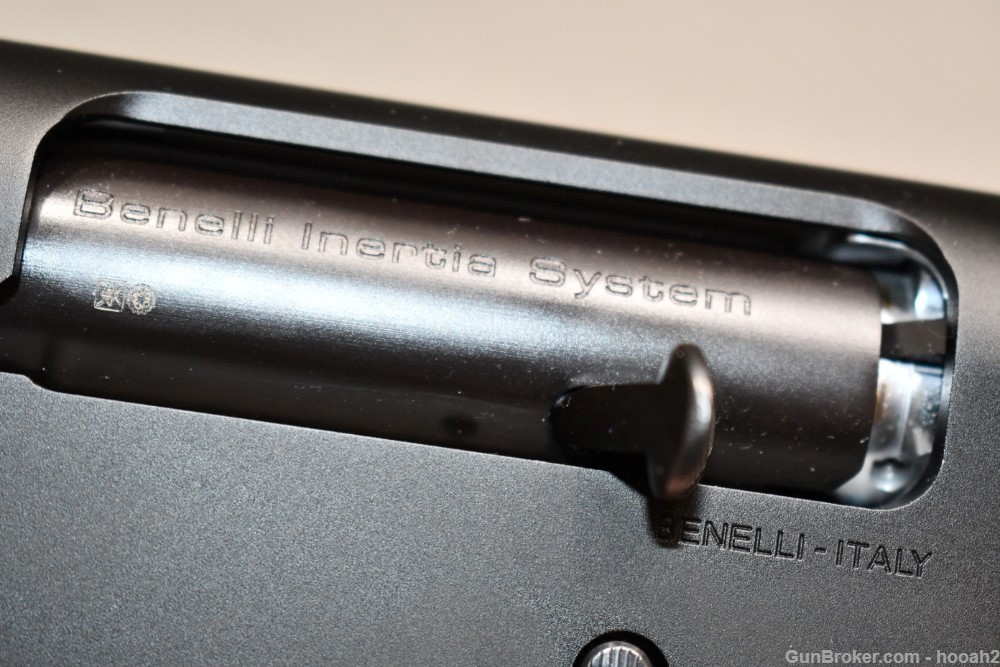 Nice Benelli M2 Field Semi Auto Shotgun 3" 12 G 28" VR W Case-img-40