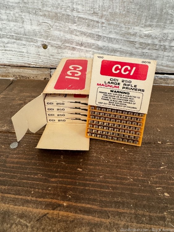 NO. 250 CCI LARGE RIFLE MAG PRIMERS 1000 CT Vintage box primers look good-img-0