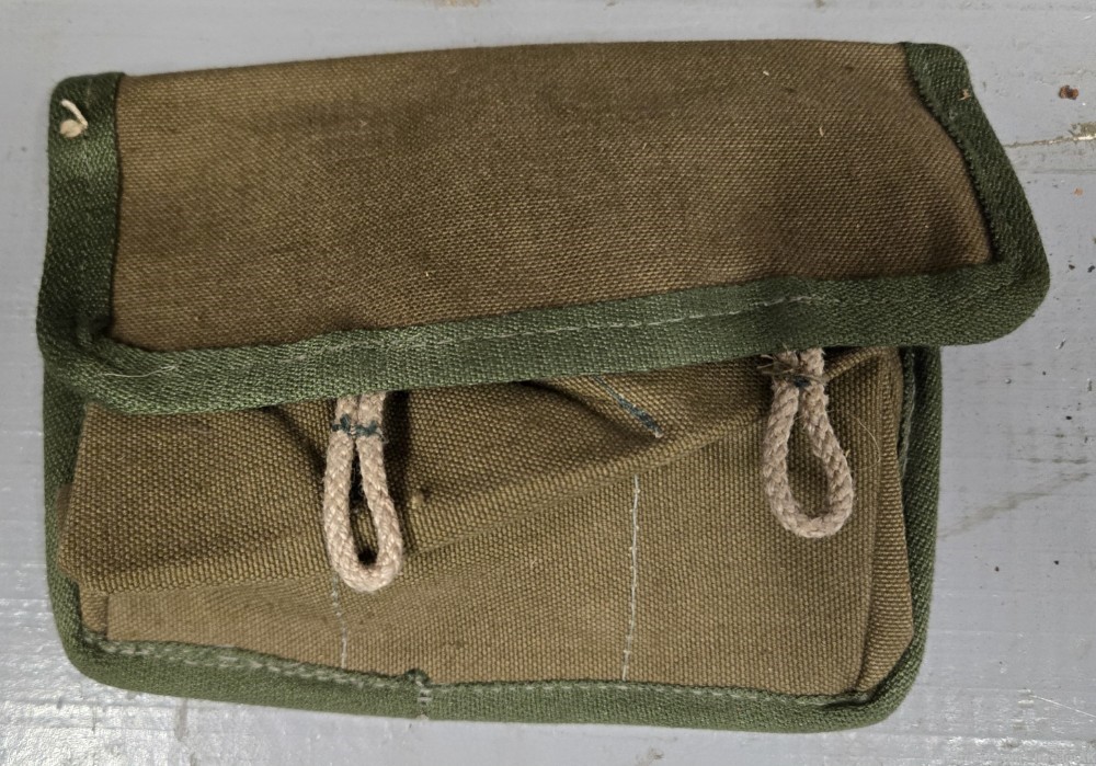 Small Green East German Pouch-img-0
