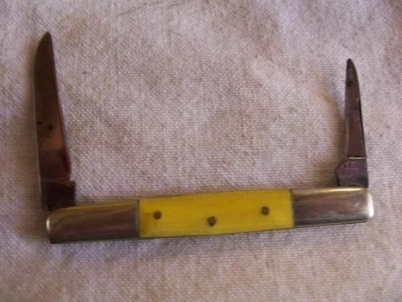 Argyle Pocket Knife  w/Yellow Handles {ivory ?]-img-1
