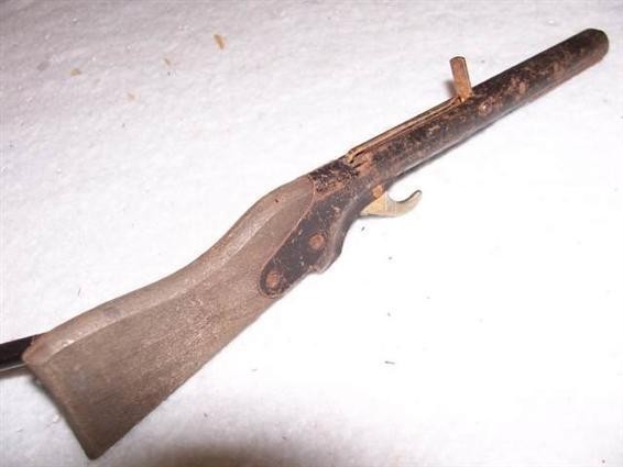 Early Toy Rifle-Cork shooter-img-0