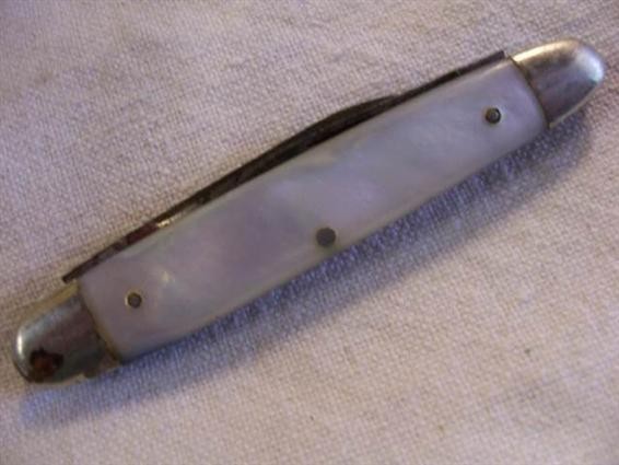 W. R. Case Pocket Knife w/Mother of Pearl-img-3