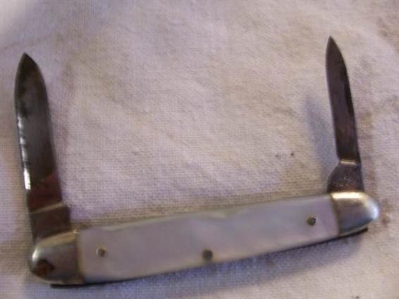 W. R. Case Pocket Knife w/Mother of Pearl-img-1