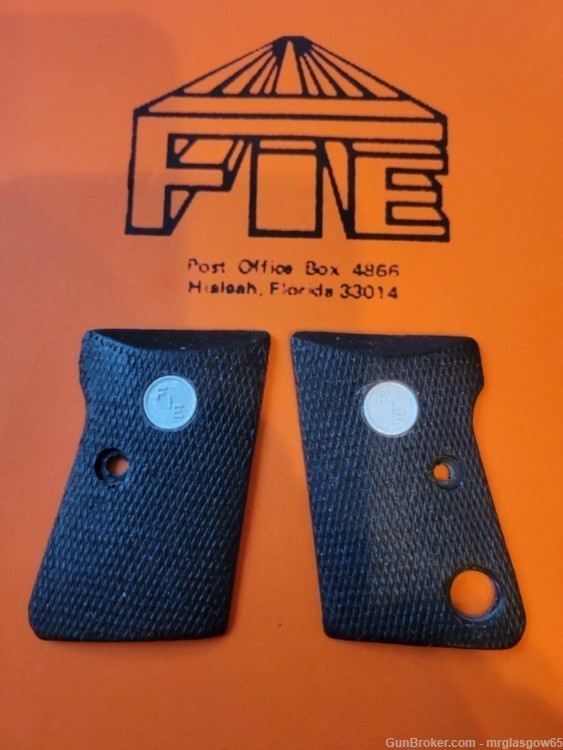 FIE A27, The Best Black Checkered Grips w/Medallions - New-img-1