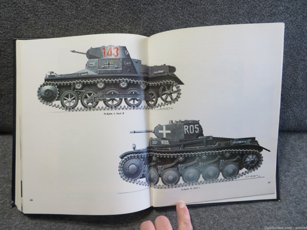 UNIFORMS, ORGANIZATION AND HISTORY OF THE PANZER TRUPPE BOOK-img-20