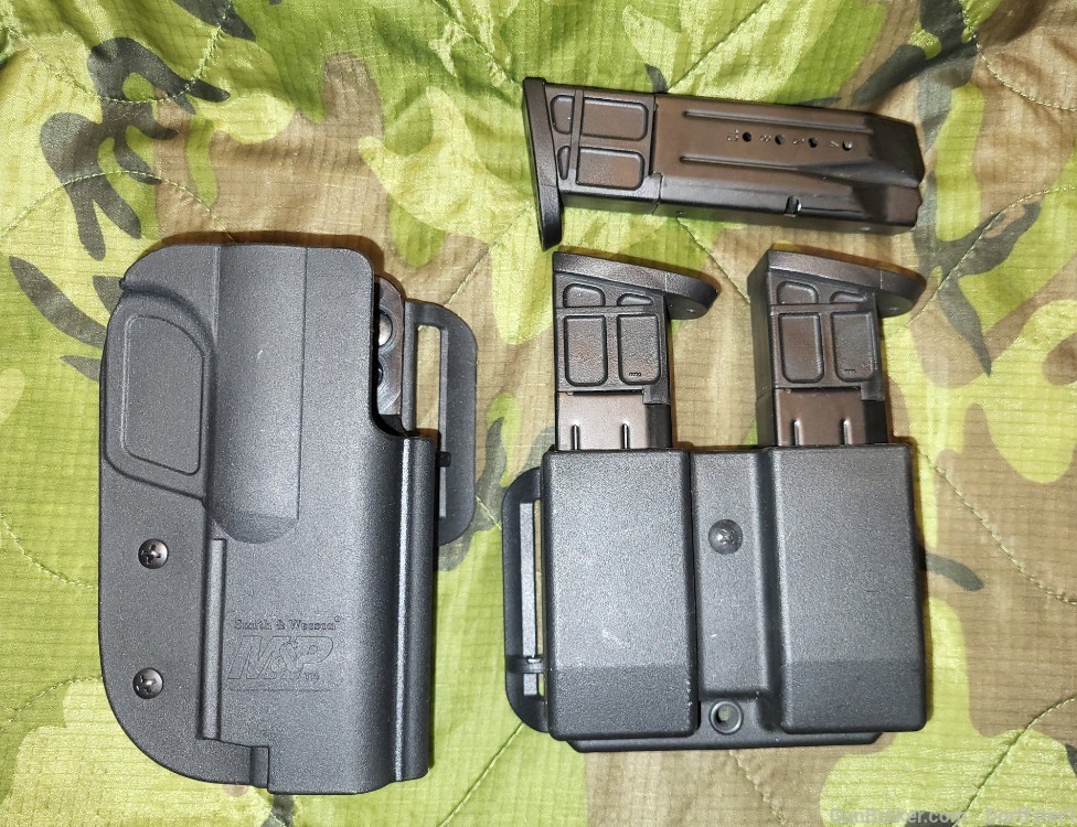 MA Approved S&W Smith & Wesson M&P9 9mm Pistol Package-3 mags/holster/more-img-17