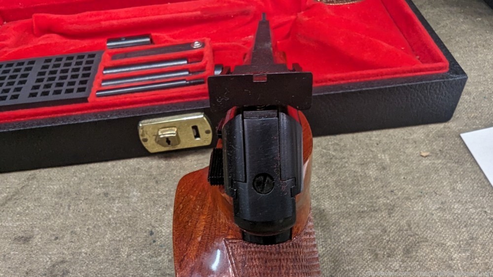 Browning Medalist cased 22 lr pistol,  -img-9