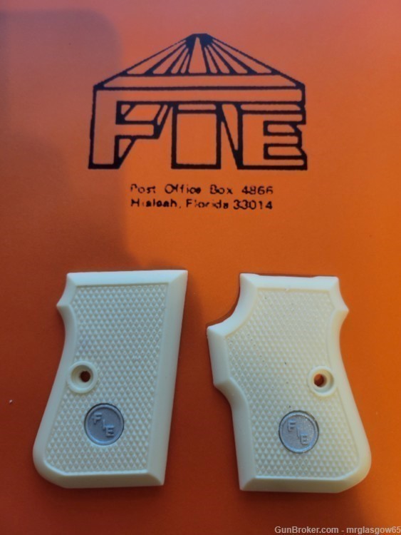 FIE Titan E25 E27, Excam GT27 Faux Bone / Ivory Checkered Grips w/Medallion-img-1