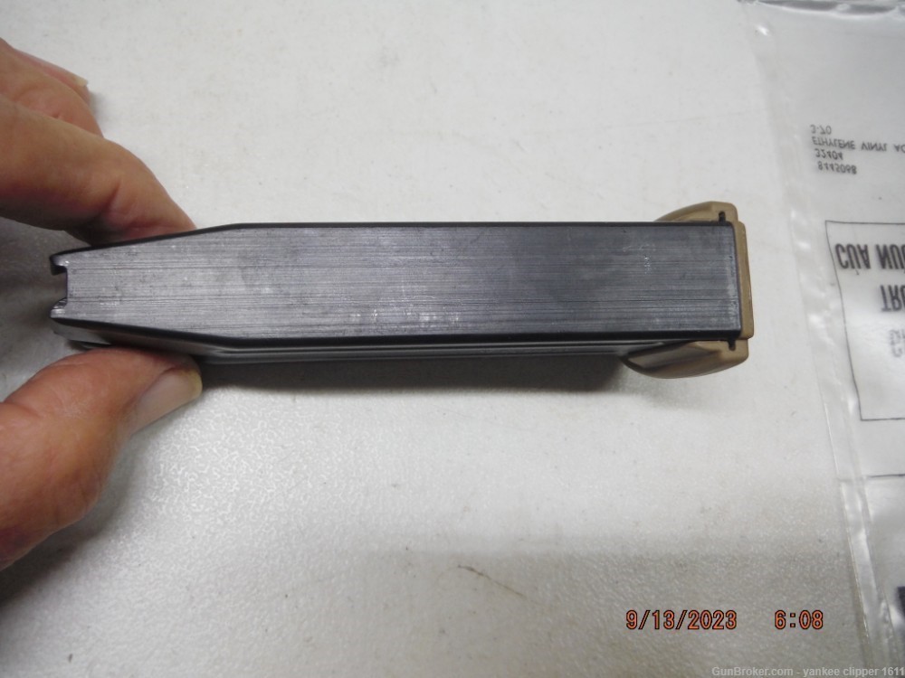 Sig P250/P320 9mm Magazine 17Rd New Factory with Coyote Base-img-4