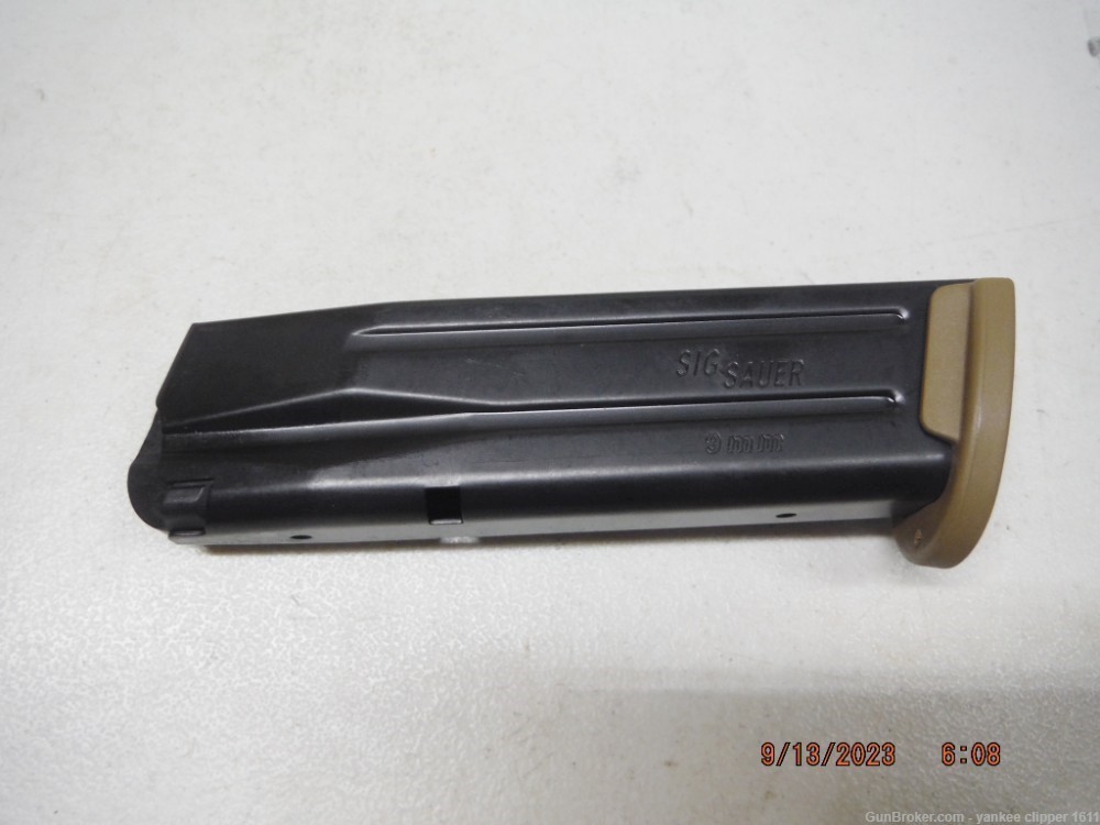 Sig P250/P320 9mm Magazine 17Rd New Factory with Coyote Base-img-2