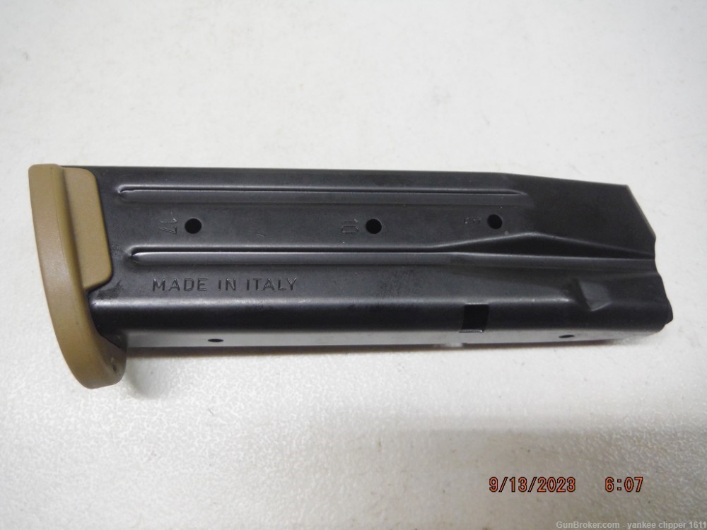Sig P250/P320 9mm Magazine 17Rd New Factory with Coyote Base-img-0