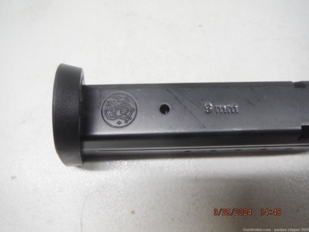 Smith & Wesson M&P9 M&P-9 9mm - 15rd Magazine NEW Factory-img-1