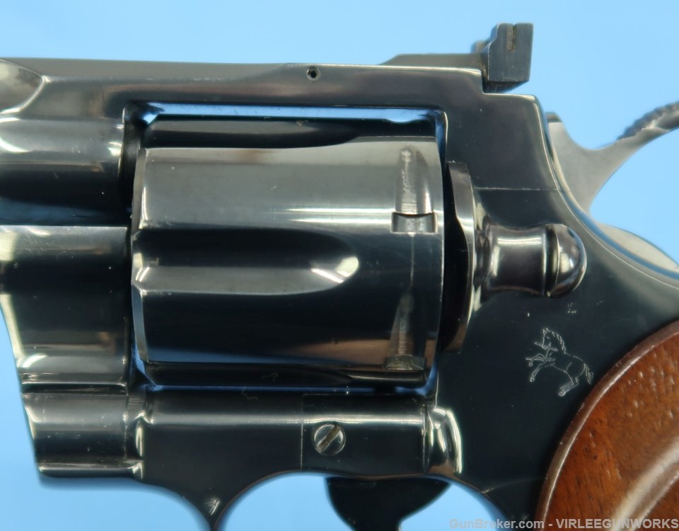 Colt Python 357 Magnum Blued 4 Inch Walnut Grips 1976-img-7