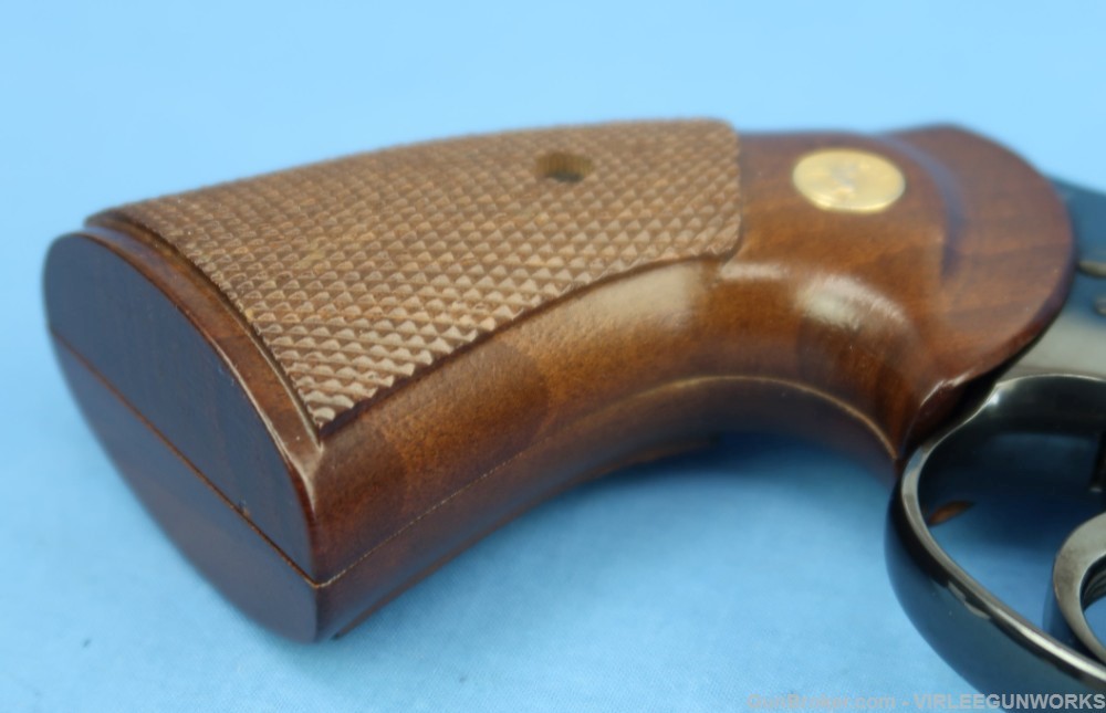 Colt Python 357 Magnum Blued 4 Inch Walnut Grips 1976-img-32