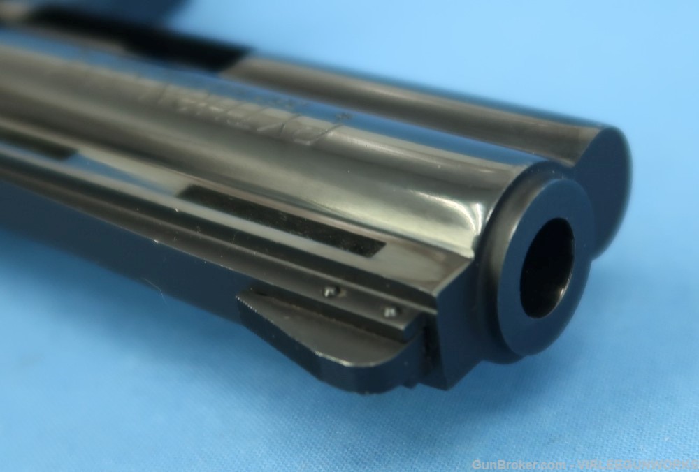 Colt Python 357 Magnum Blued 4 Inch Walnut Grips 1976-img-15