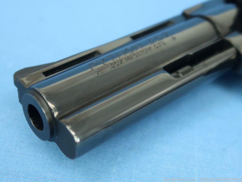 Colt Python 357 Magnum Blued 4 Inch Walnut Grips 1976-img-25