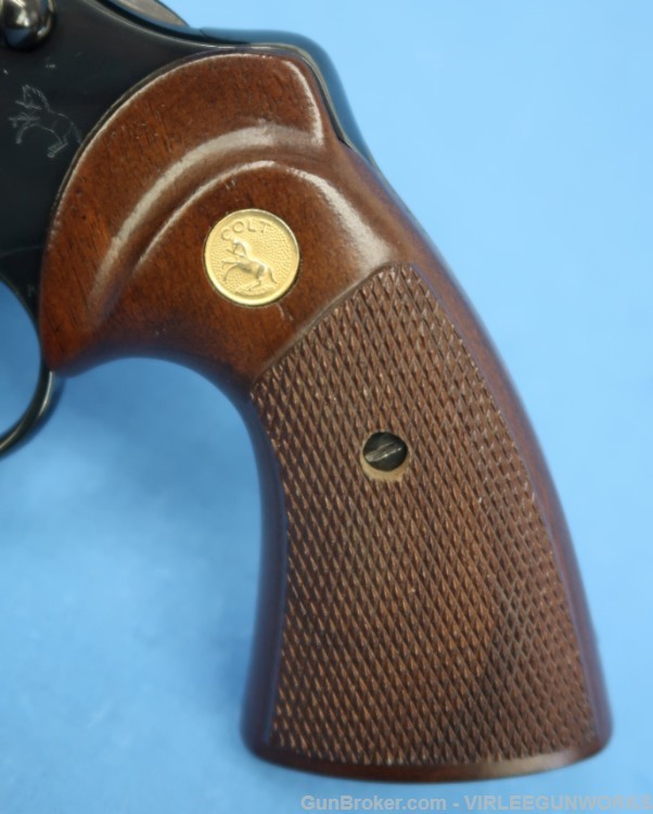 Colt Python 357 Magnum Blued 4 Inch Walnut Grips 1976-img-1
