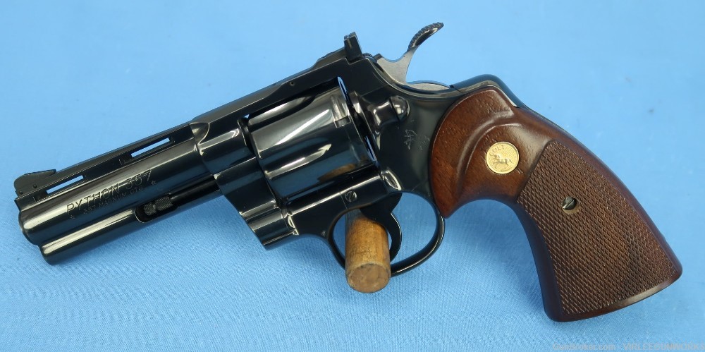 Colt Python 357 Magnum Blued 4 Inch Walnut Grips 1976-img-0