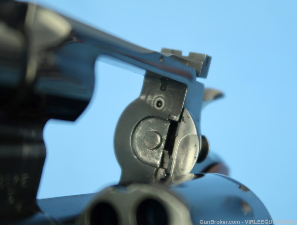 Colt Python 357 Magnum Blued 4 Inch Walnut Grips 1976-img-44
