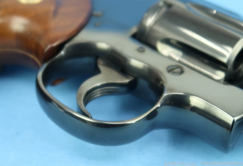 Colt Python 357 Magnum Blued 4 Inch Walnut Grips 1976-img-31