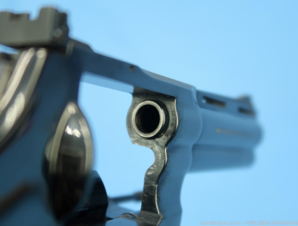 Colt Python 357 Magnum Blued 4 Inch Walnut Grips 1976-img-41