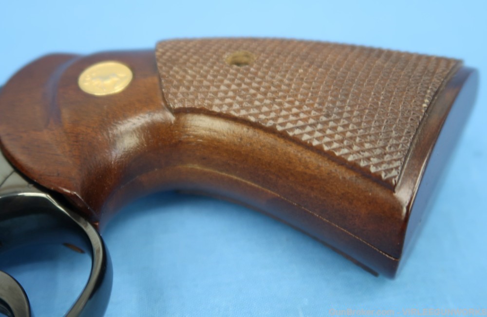 Colt Python 357 Magnum Blued 4 Inch Walnut Grips 1976-img-22