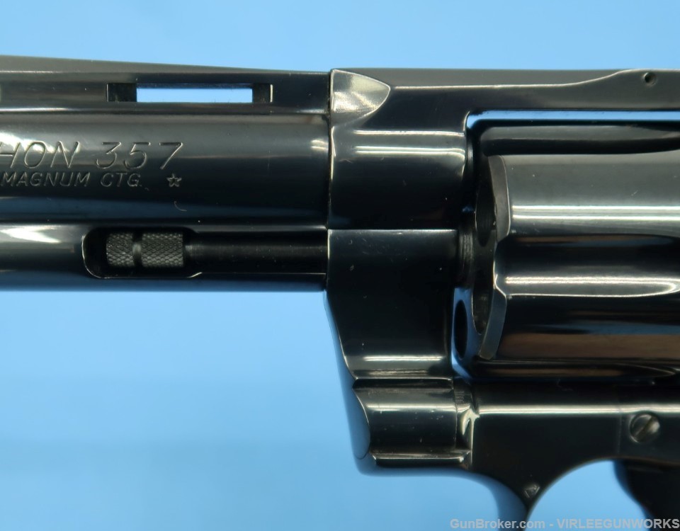Colt Python 357 Magnum Blued 4 Inch Walnut Grips 1976-img-8