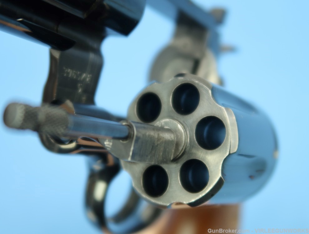 Colt Python 357 Magnum Blued 4 Inch Walnut Grips 1976-img-43