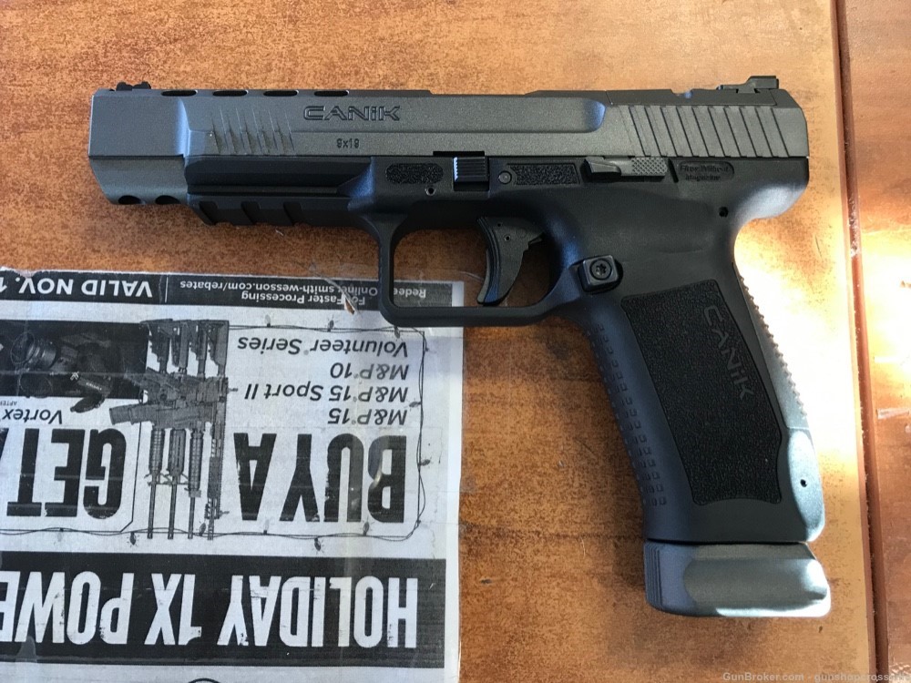 Used Canik TP9SFX with Case and extra Magazine-img-4
