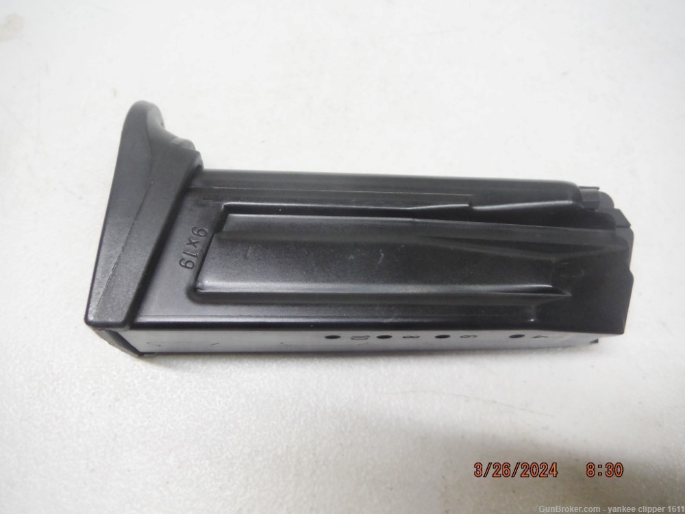 HK P2000 Sub Compact 9mm 10Rd Magazine w/Rest Like New Factory-img-2